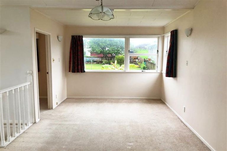 Photo of property in 3 Hamilton Place, Glenfield, Auckland, 0629