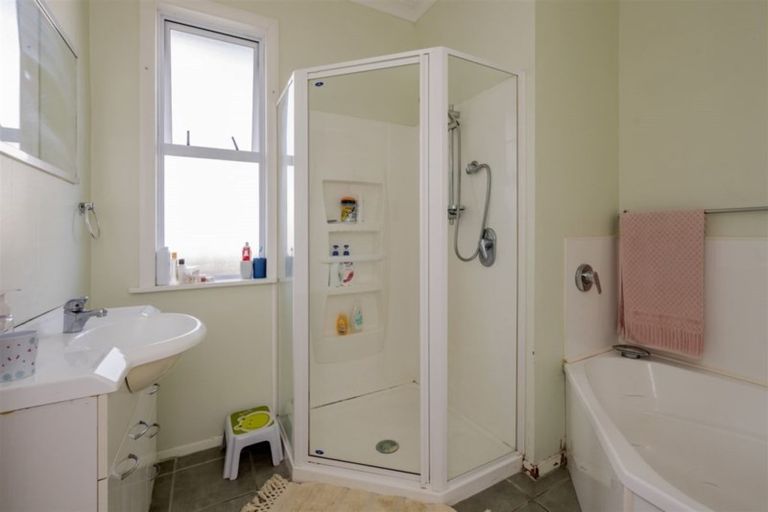 Photo of property in 15 Reeve Street, Levin, 5510