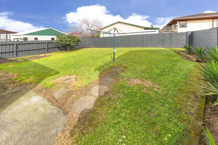 Photo of property in 97 Hyperion Drive, Randwick Park, Auckland, 2105