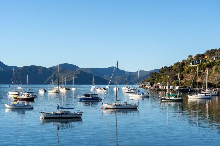 Photo of property in 7 Arthur Crescent, Waikawa, Picton, 7220