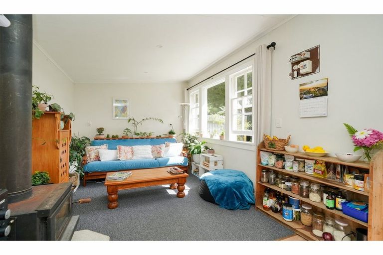 Photo of property in 32 Rakiura Parade, Otatara, Invercargill, 9879