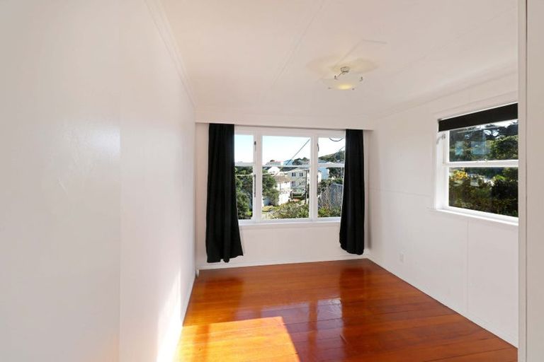 Photo of property in 12 Owhiti Street, Titahi Bay, Porirua, 5022