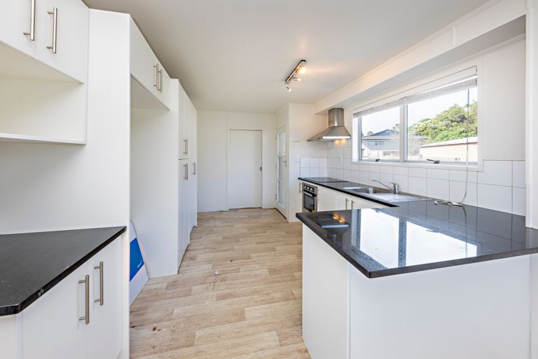 Photo of property in 342 Roscommon Road, Clendon Park, Auckland, 2103