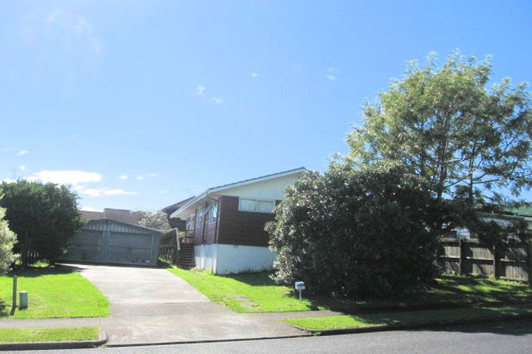 Photo of property in 75 Lewisham Street, Highland Park, Auckland, 2010