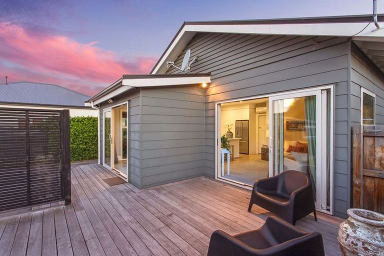 Photo of property in 27 Somerfield Street, Somerfield, Christchurch, 8024