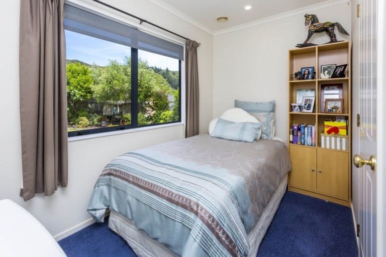 Photo of property in 12 Betty Watt Grove, Riverstone Terraces, Upper Hutt, 5018