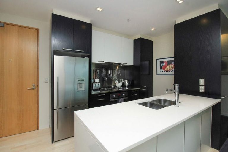 Photo of property in Chews Lane Apartments, 15h/9 Chews Lane, Wellington Central, Wellington, 6011