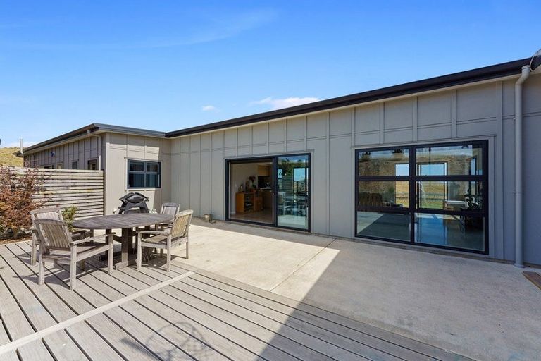 Photo of property in 174 Harakeke Road, Te Horo, Otaki, 5581