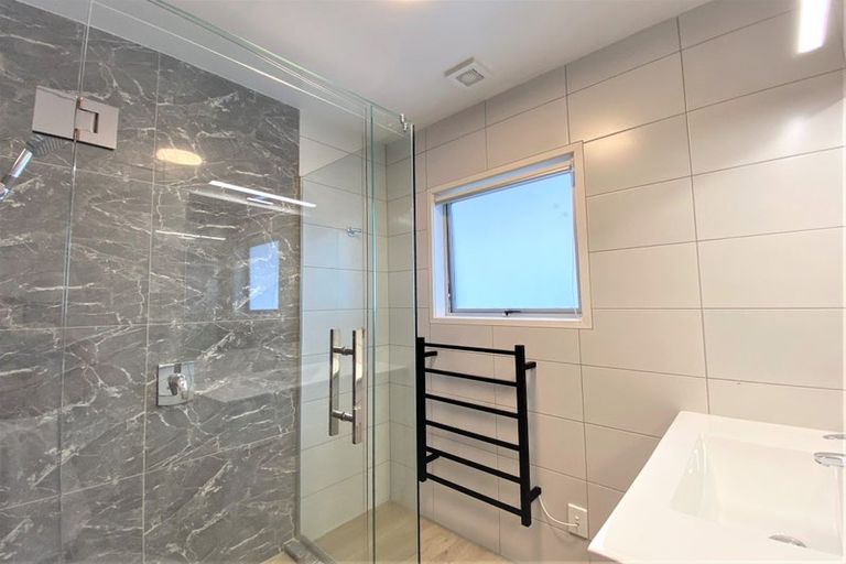 Photo of property in 32a Tirimoana Road, Te Atatu South, Auckland, 0602