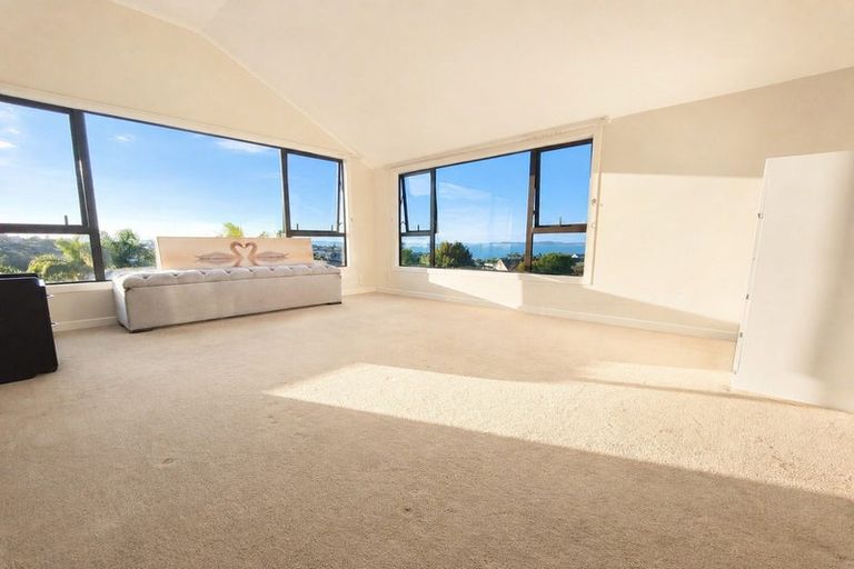 Photo of property in 2 Mellons Bay Road, Howick, Auckland, 2014