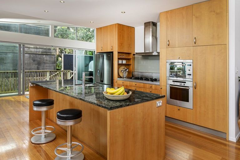 Photo of property in 15 Ngatira Road, Muriwai, Waimauku, 0881