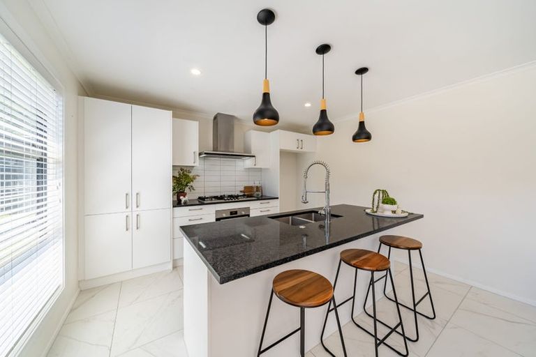 Photo of property in 17 Buddle Road, Wallaceville, Upper Hutt, 5018