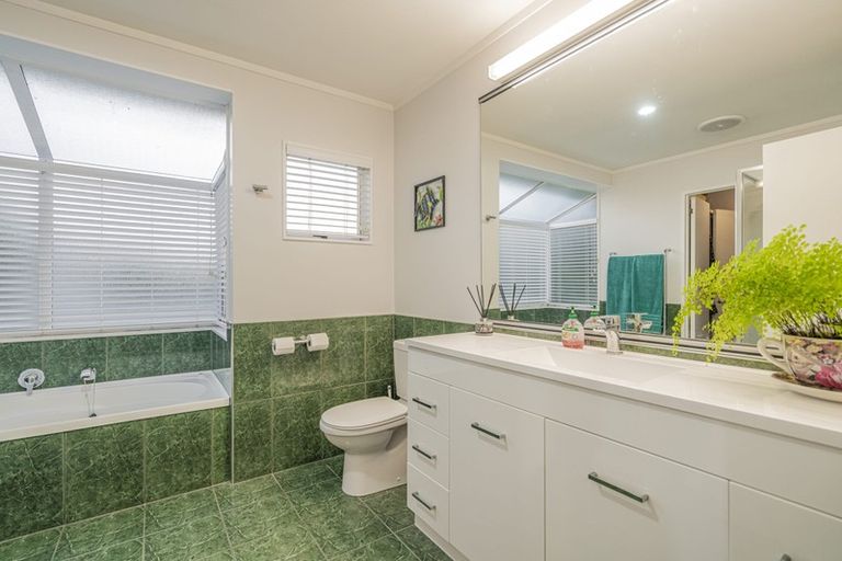 Photo of property in 12 Marina Way, Athenree, Katikati, 3177