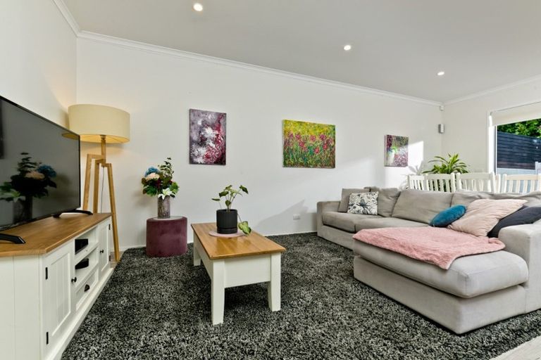 Photo of property in 11 Boardwalk Rise, Long Bay, Auckland, 0630