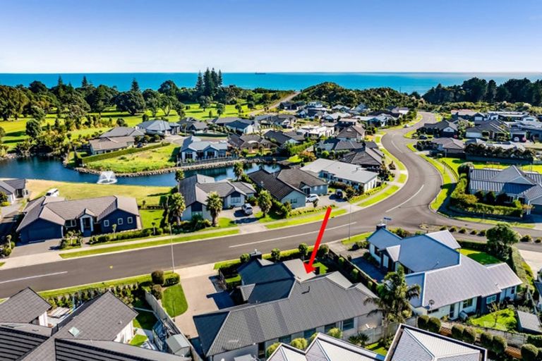 Photo of property in 52 Links Drive, Waiwhakaiho, New Plymouth, 4312