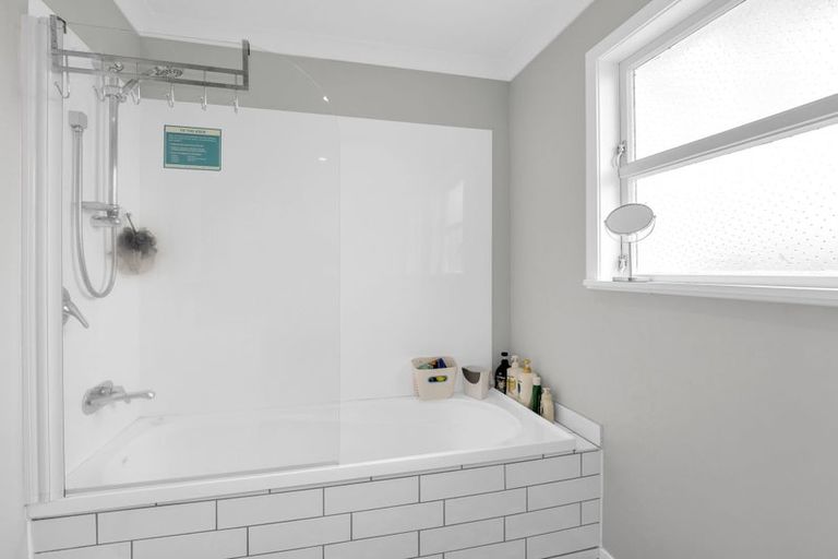 Photo of property in 17 Ferguson Street, Levin, 5510