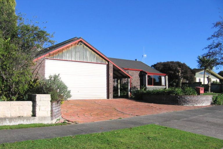 Photo of property in 7 Grange Place, Milson, Palmerston North, 4414