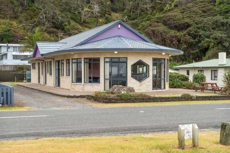 Photo of property in 191 Oakura Road, Oakura, Hikurangi, 0184