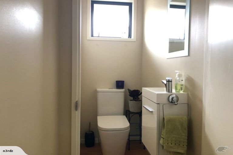 Photo of property in 22 Zefiro Drive, Massey, Auckland, 0614