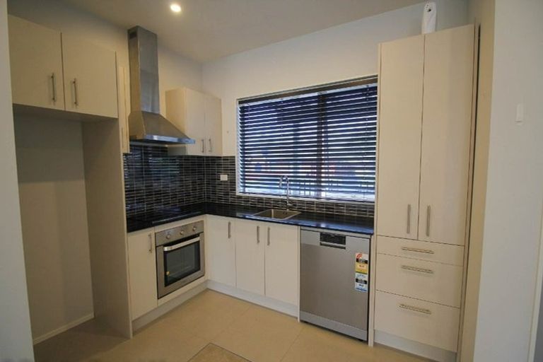 Photo of property in 26/11 Ray Small Drive, Papakura, 2110