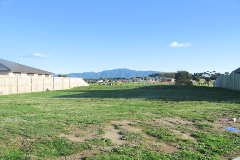 Photo of property in 15 Meadow Court, Paraparaumu, 5032