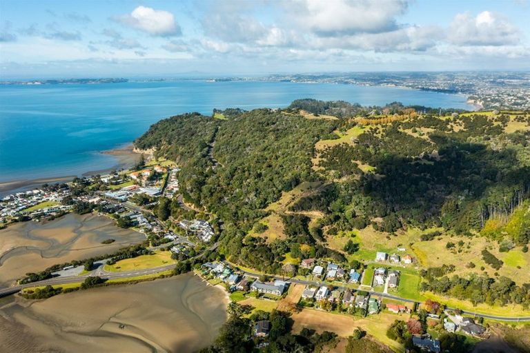 Photo of property in 18 Weranui Road, Waiwera, Orewa, 0994
