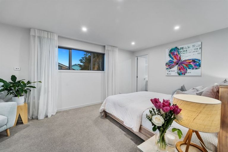 Photo of property in 17 Winscombe Street, Belmont, Auckland, 0622