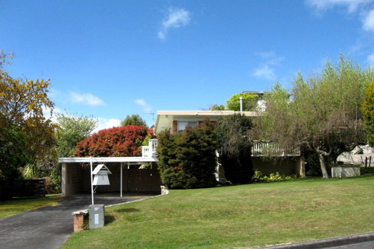 Photo of property in 3 Earle Place, Acacia Bay, Taupo, 3330