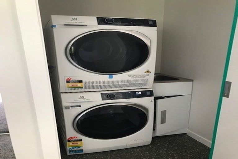 Photo of property in 5 Hihi Place, Waikanae, 5036