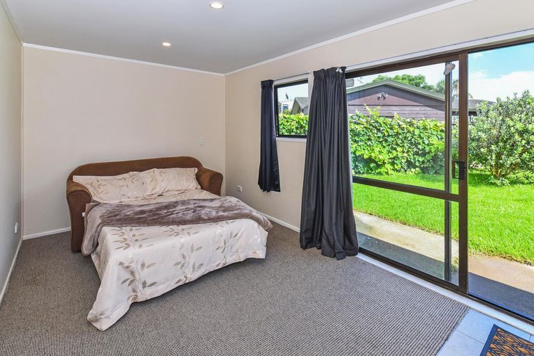 Photo of property in 164 Carnoustie Drive, Wattle Downs, Auckland, 2103