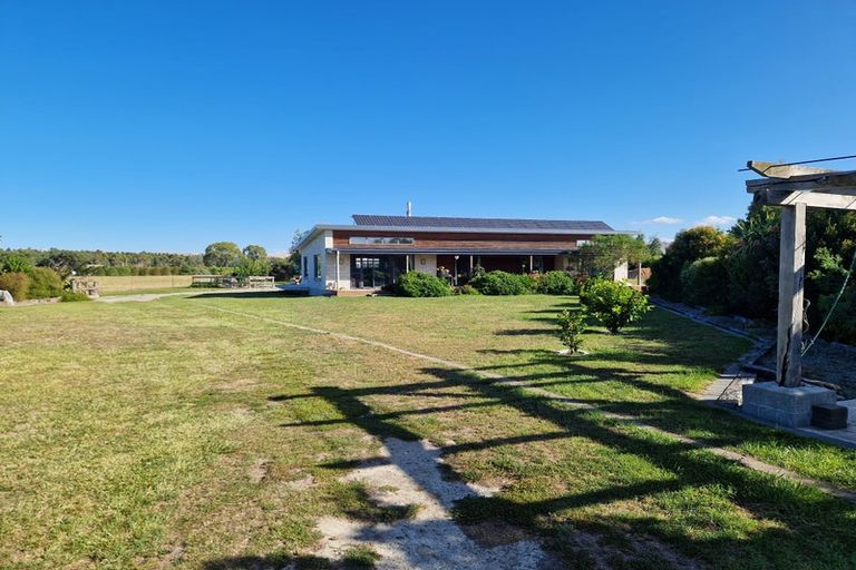 Photo of property in 92 Beacon Road, Dillons Point, Blenheim, 7273