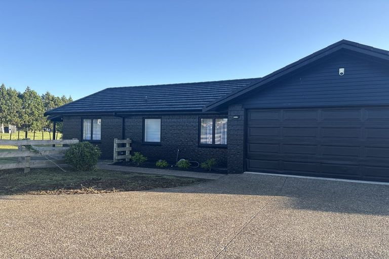 Photo of property in 78a Koraha Road, Kumeu, 0892