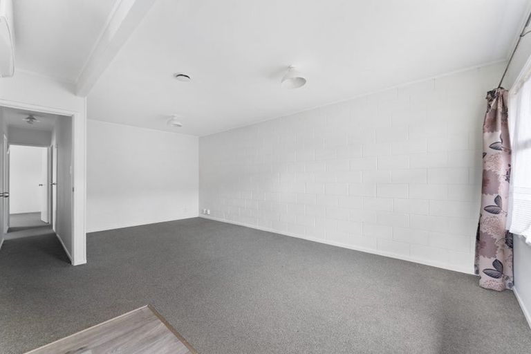 Photo of property in 44 Chippendale Crescent, Birkdale, Auckland, 0626