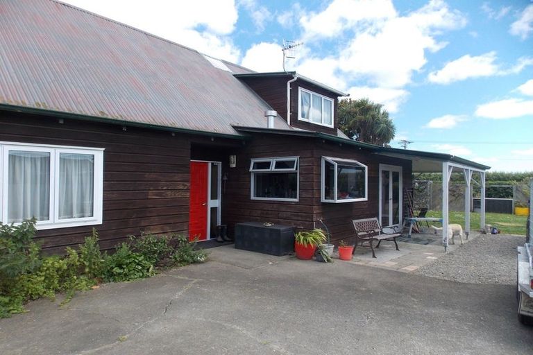 Photo of property in 32 Pioneer Highway, Awapuni, Palmerston North, 4412