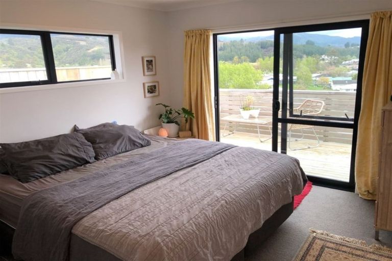Photo of property in 56 Sunstone Crescent, Brown Owl, Upper Hutt, 5018