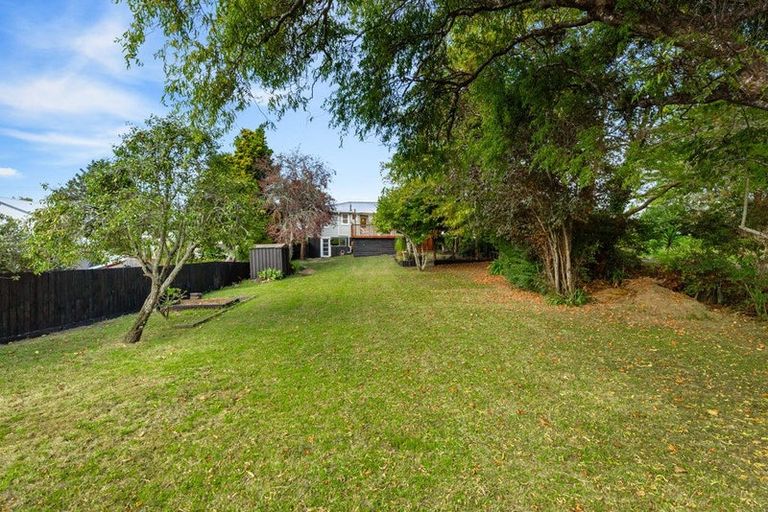 Photo of property in 242 Henderson Valley Road, Henderson, Auckland, 0612