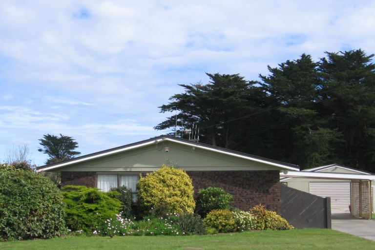 Photo of property in 60 Nash Parade, Foxton Beach, Foxton, 4815