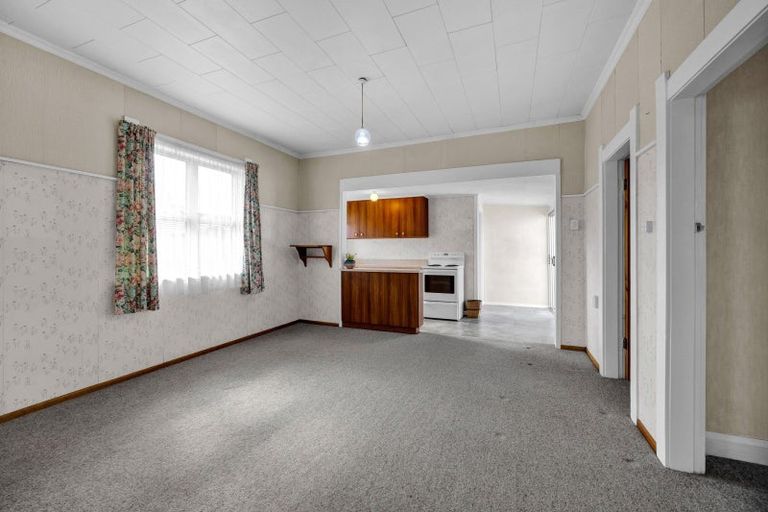 Photo of property in 16 Layard Street, Opunake, 4616