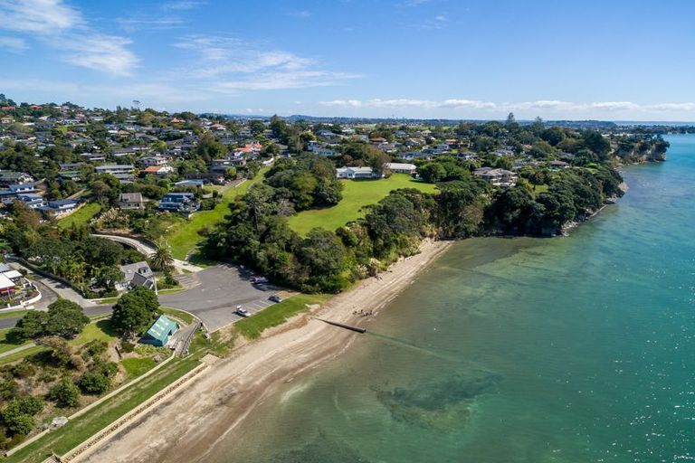 Photo of property in 21a Page Point, Mellons Bay, Auckland, 2014