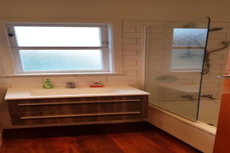 Photo of property in 46 Hallberry Road, Mangere East, Auckland, 2024