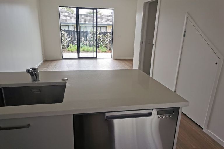 Photo of property in 6/47a Huntington Drive, Huntington Park, Auckland, 2013