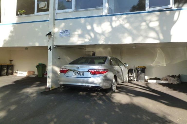 Photo of property in 4 Raroa Road, Kelburn, Wellington, 6012