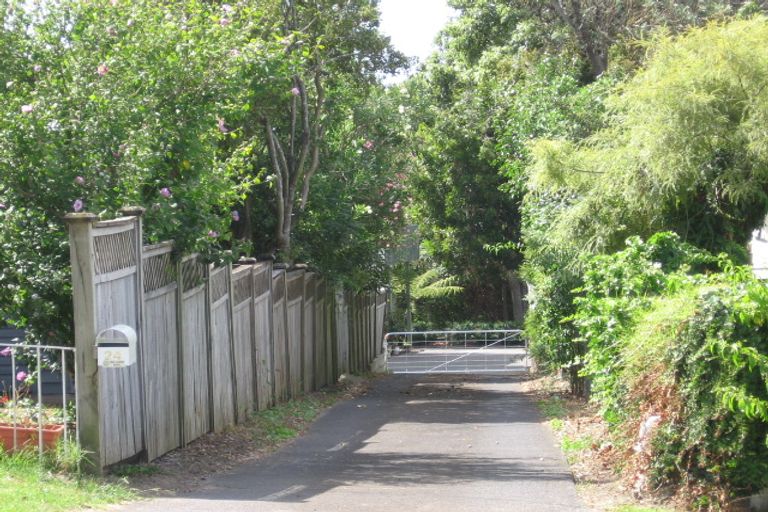 Photo of property in 24 Fordham Street, Beach Haven, Auckland, 0626