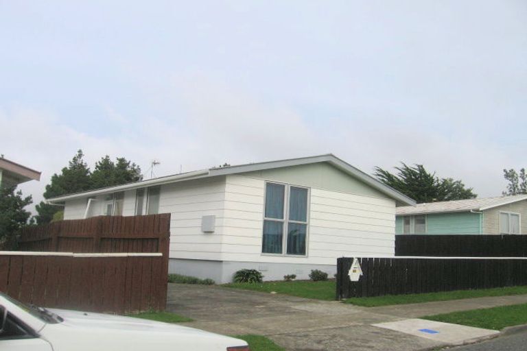Photo of property in 87 Conclusion Street, Ascot Park, Porirua, 5024