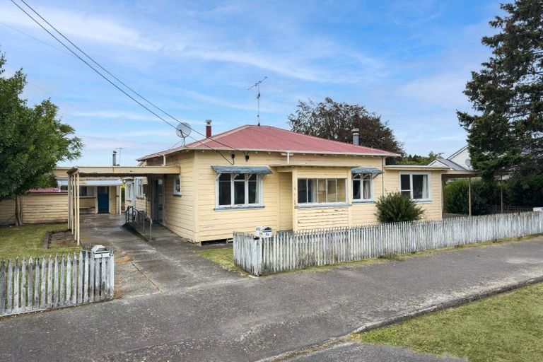 Photo of property in 1 Mckenzie Terrace, Carterton, 5713