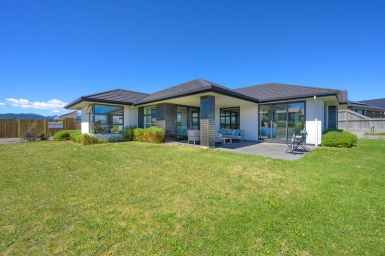 Photo of property in 43 Katania Heights, Brightwater, 7022