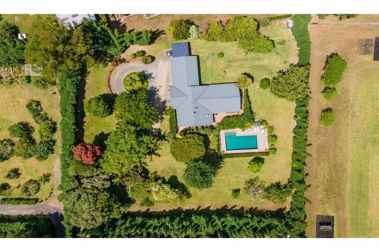 Photo of property in 37 Riverview Road, Kerikeri, 0230