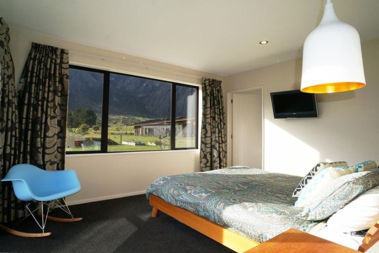 Photo of property in 6 Hovingham Court, Jacks Point, Queenstown, 9371