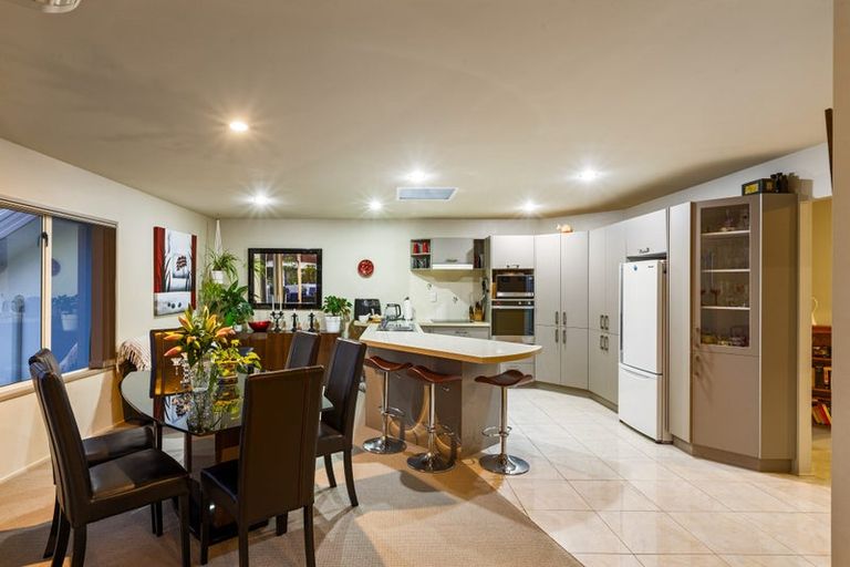 Photo of property in 26 Savoy Road, Orewa, 0931
