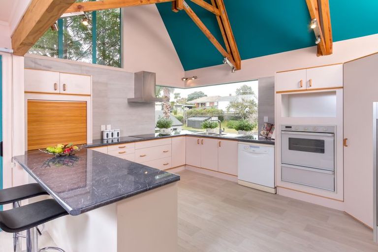 Photo of property in 60c Beach Road, Mellons Bay, Auckland, 2014